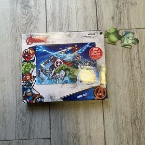 Marvel Avengers Jumbo Puzzle - 100 pieces
